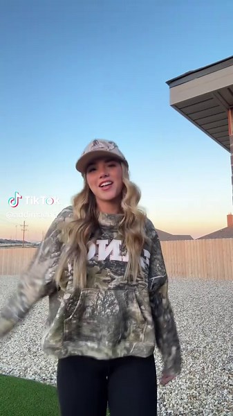 Stylish Camo Jacket Outfit Ideas for Every Occasion