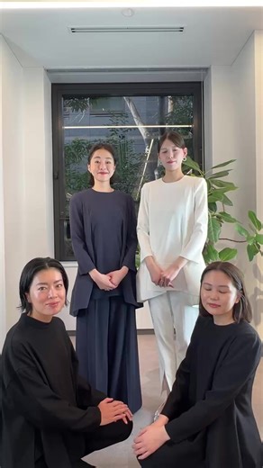 LE PHIL / ル フィル on Instagram: "12/18（木）1月2月の予約・本日発売の新作アイテムご紹介LIVE 今週はセレモニーにもお使いいただける1月・2月の予約アイテムと今週発売の新作アイテムをご紹介いたしました。 皆さまのお買い物の参考にしていただけますと幸いです。 【出演者身長】 加藤171cm・坂野165cm・小牧156cm・辻村162cm"