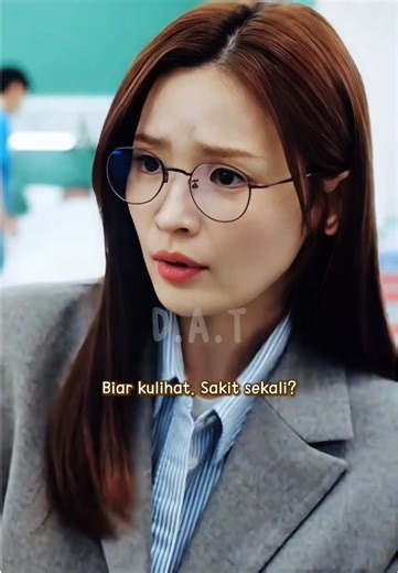 Karna Tangan Nempel di Lem: Reuni Seru di Resident Playbook