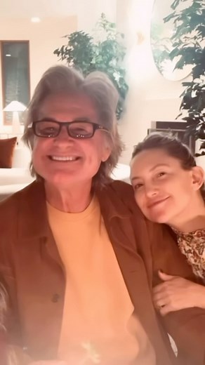 Kate Hudson on Instagram: "Still grateful 💫🫶💫 #familyfirstalways"