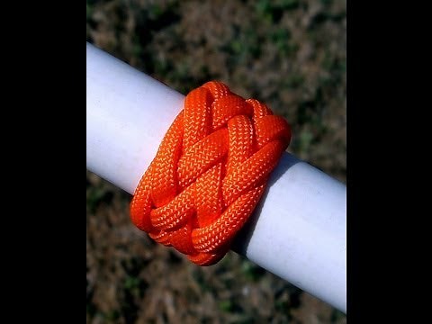 How to Tie a Paracord Gaucho Interweave Knot