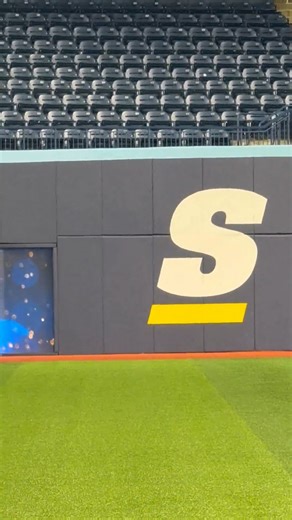 Everyone's view of this wall will never be the same again 😳 | theScore