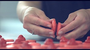Raspberry Macarons made with white chocolate and raspberry filling are one of the most flavorful macarons ever, the sweetness of the shells is very well balanced by the tart raspberries used not only in the filling but also in macaron shells. | Patricia Creative Cakes