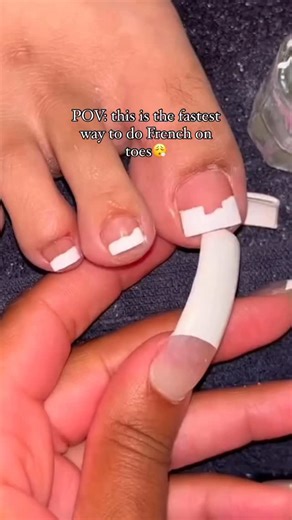 The fastest way, do you agree? 😍👏🏽 @nailsbyprettyface doing the best freebies on toes!💕Make sure to join our giveaway! . . . . . .#nails #prettynails #acrylicnails #nailstagram | Notpolish