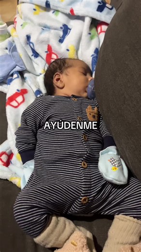 Ayudaaaaa!!! Quiero seguir materna do 😭 pero me estoy rindiendo del dolor horrible que tengo al momento de dar pecho, grietas, sequedad, sangre.. ya no estoy pudiendo #paratiiiiiiiiiiiiiiiiiiiiiiiiiiiiiii #amamantandoamibebe #bebes #maternidad