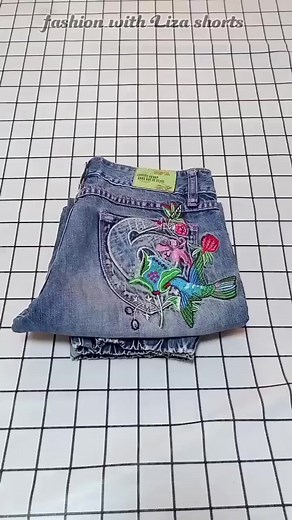 7.7K views · 115 reactions | old jeans  reuse Idea  make a very beautiful hand bag | Tips And Tricks | Facebook