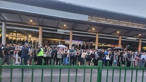 地铁南北线牵引供电系统发生故障列车已恢复正常 火势涉及轨道边电源控制箱