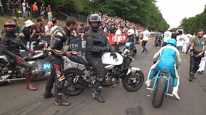 Franck sur la moto 😡 Bader à la mécanique 🤓 C'est demain (mercredi), 20h50 sur RMC Découverte 😂 | High Side