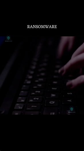 Brandon Castro on Instagram: "¿Qué es un Ransomware? El ransomware es un tipo de malware que secuestra tus archivos o todo tu computador cifrandolos y luego te pide dinero para recuperarlos. Por ejemplo: Un atacante puede hacerse pasar por un técnico de soporte, enviarte un correo o mensaje diciendo que “tu equipo tiene un problema” y pedirte que instales un programa. También es muy común que entre por: Software crackeado o pirata Correos con archivos o enlaces falsos Programas y sistemas desact