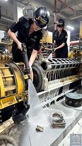 Engine Surface & Internal Cleaning 👩🏽‍🔧 #engine #machinery #caterpillar #fblifestyle #viralreels #reels | Engine Xpress