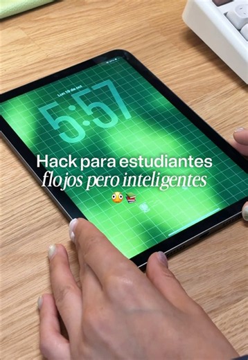 Hack para estudiantes flojos pero inteligentes 🫪📚 Convierte tus apuntes, PDFs, libros y videos de YouTube en podcasts, tarjetas didácticas y cuestionarios para estudiar de forma más inteligente. 🧠✨ Con NotebookLM de Google puedes entender temas difíciles, resolver dudas y repasar sin tener que leerlo todo de principio a fin. #estudiantes #apps #universidad #escuela #aplicaciones