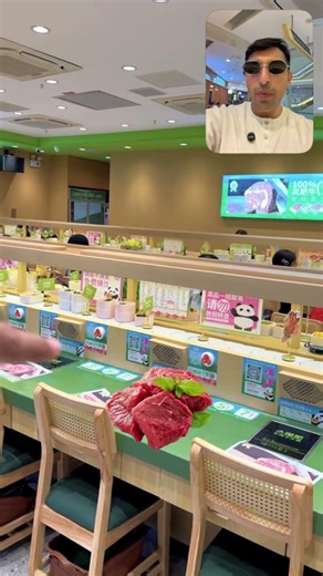 I Ate at a Restaurant With ZERO Waiters | Robots Delivered Everything to My Table 🤖 #shorts #china
