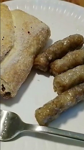 Dried fruits ginger pie with breakfast sausages