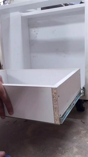 When your drawer box is loose and doesn't fit the carcass properly, use this secret method. #modularcabinetmaker #diskarte #technique #cabinets #Drawers | Ezc Pamparampampam