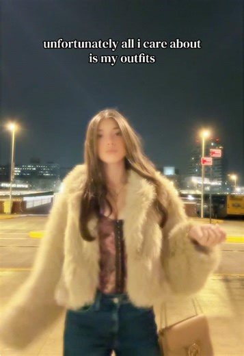 Fashion Tips for Girls Who Love to Smoke