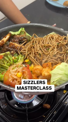 Shruti rakesh jain on Instagram: "*Call or whatsapp on *9370167558/9370206682* Master Sizzler Workshop* Join Chef Shruti Jain’s exclusive Master Sizzler Workshop! *Workshop Details* 1. *Date*: 19th June 2. *Time*: 1 pm - 5 pm *Learn* 👉 Signature Sizzlers: Chef Shruti Jain’s Master Recipes 1. Italian Sizzler 2. Chinese Sizzler 3. Mexican Sizzler 4. Paneer Shashlik Sizzler 5. BBQ Sizzler (Bonus Recipe) 👉 Sizzling techniques 👉 Vegetable sautéing 👉 Sizzler assembly *Takeaways* 1. Lifetime video 