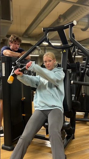 1 vs 2 Arms Challenge vs Sister