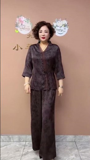 Elegant outfits for middle-aged women🥰 #fashion #fashion #middleagedstyle #trending