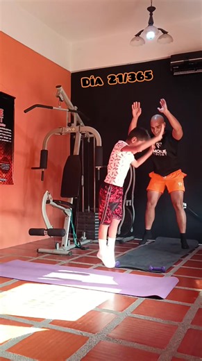 Día 21/365: 1Burpee por cada día del 2026.💎💪. Hoy con nuestro Alumno Santiago de Monje Kids💎 Nos vemos mañana para el 22/365💎🙏 #FitnessGoals #WorkoutBuddy #PowerDuo #ComunidadFitness #HighIntensity reto burpees monjesport | Carlos Luis Cardozo Lanza