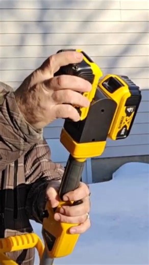 ❄️ Clear Snow with Ease! ❄️ ✅ Works with DeWalt 20V batteries (2 required, not included) ✅ 13.2" width, 8" depth, throws up to 26.5 ft ✅ Adjustable chute & handle, built-in safety switch ✅ Just 14.3 lbs — perfect for patios, sidewalks & driveways Lightweight. Powerful. Cordless. 💪 | Mellif Tools