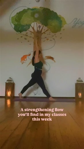 Yoga with Jess on Instagram: "A snippet into what a flow for a stonger/ intermediate class looks like this week! Before this sequence we started with a warm up to awaken the core and hip flexors while strengthening wrists and arms. Lots of leg lifts and side planks 🔥 Cooling down with some soft bridge flows and supine twists 😮‍💨 (This is sped up x3. Movements are with breath!) Give it a try and let me know how you get on 🙏"