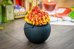 Copycat Cauldron Cake from the Wizarding World of Harry Potter