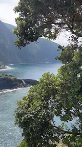 📍Seixal, Madeira, Portugal 🇵🇹 How beautiful is Northern Madeira? 🌅 Seixal, a hidden gem on this island, will leave you in awe. 🏞️ Nestled amidst lush greenery and dramatic cliffs, Seixal boasts stunning natural pools, perfect for a refreshing dip. 💦 Fun facts about Seixal: 1️⃣ Seixal is famous for its volcanic black sand beach, creating a unique contrast against the crystal-clear blue waters. 🖤🌊 2️⃣ The village is surrounded by majestic mountains, offering mesmerizing hiking trails with 