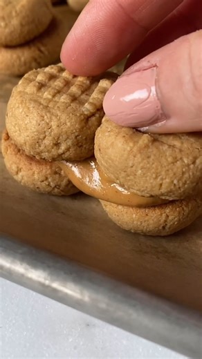 Comment RECIPE for the full recipe! A nostalgic treat in just 20 minutes! These easy Homemade Nutter Butters are bursting with fresh peanut butter flavor. Cookies ½ cup all-natural creamy peanut butter 5 tablespoon pure maple syrup 1 cup almond flour Filling ⅓ cup all-natural creamy peanut butter | 100 Days of Real Food