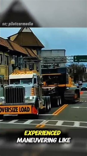 Massive Oversize Load Truck Navigates Tight City Turn! 🚛💪 #Shorts #shortvideos #heavyhaul