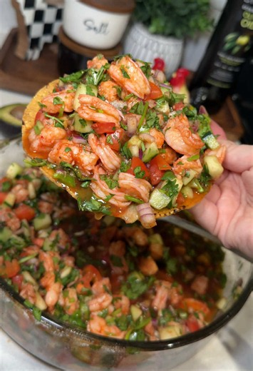 Shrimp Ceviche 🦐 Ingredients: • 2lbs Shrimp • 1 Cucumber • 3 Tomatoes • 1 Red Onion • Cilantro • 1 Jalapeño • Lime Juice • Salt & pepper • Jugo Maggi • Clamato juice #ceviche #comida #fypage #easyrecipe #mexicanfood
