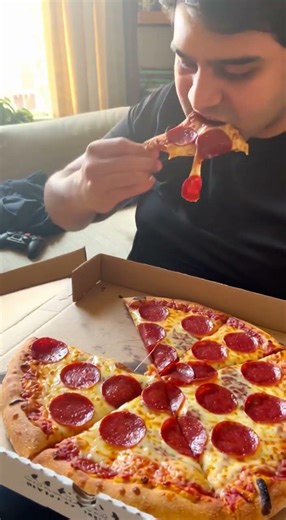 The INFINITE Pizza Glitch! 🍕✨ How Is This Possible?