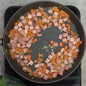 V&V Supremo Shredded Chihuahua Authentic Mexican Style Quesadilla Cheese, Gluten-Free, 16 oz