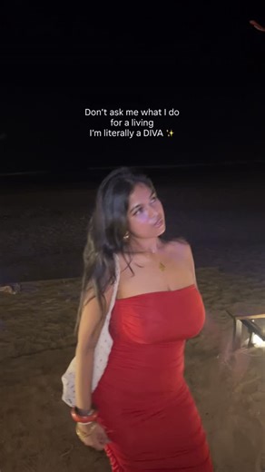 Piyali Roy on Instagram: "It’s a full time job 😮‍💨 . . Trending reels, viral, fashion blogger, midsized fashion blogger, funny, memes, relatable . . #fyp #explore #fashionblogger #trending #viral"