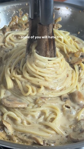 Frida | easy + fun recipes on Instagram: "Creamy Mushroom Spaghetti 🍝 Follow @fridasofiaeats + “Dinner” for a link to this one! 💛 If you’re a mushroom lover, this one’s your dream. If you’re not, maybe skip… or maybe take the risk. It’s buttery, garlicky spaghetti coated in creamy Boursin and parmesan and imo honestly kind of impossible to hate. 🍄‍🟫 Serves ~3 but you can easily double this recipe Ingredients 🥘 1 yellow onion, diced 8 ounces white mushrooms, diced (or any kind you like) Oliv