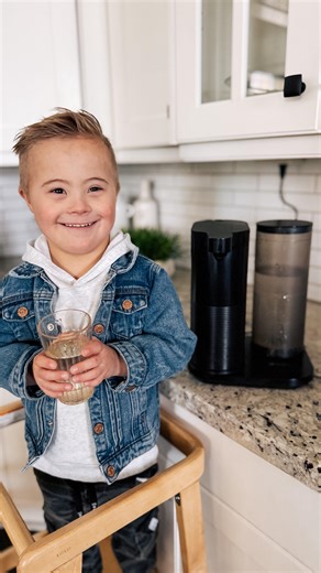 Melanie Droubay | Huddy’s mom | These small moments of independence mean everything to me. 🥰 #ad With our Clean Water Machine from @aquasana Huddy can grab his own glass... | Instagram
