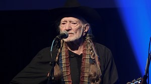 Willie Nelson canceling some tour dates because of 'breathing problem'