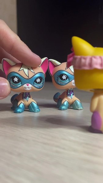 One of comic con cats belongs to @lps_morgan 😎#littlestpetshop #lps #comicconcat #lpscck #lpsrare #lpsshorthaircat #fyp #fyppppppppppppppppppppppp #dc #dlaciebie #viral #tiktokviralvideo