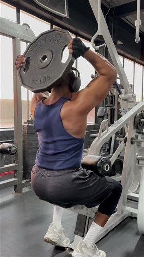 Plate Overhead Tricep Extension #breakyoudown #motivation #fitnessjourney