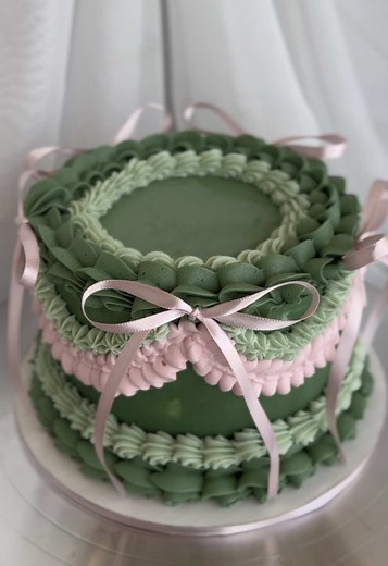 This smash cake trend is so dreamy! ✨🎀 #cake #cakedecorating #smallbusiness #tiktok #fyp #pink #bows #cakes #caketok #cakeart #az #cutie #yummy #trending #trendingvideo