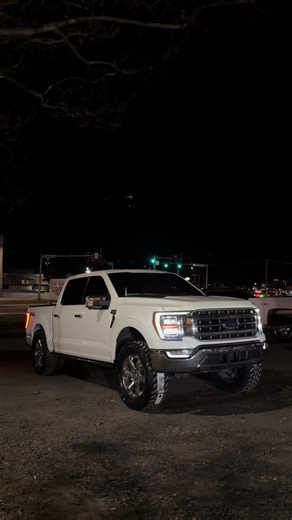 Upgrade Your Truck with 3 Inch Level and 35X12.50R20 Tires