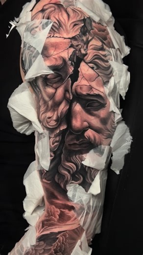 Robi Delgado Tattoo Artist on Instagram: "🏛️⚡️ Full sleeve in progress @radiantcolorsink @moralejainsumos @radiantcolorscrew #zeus #grece #mithology"