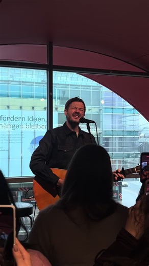 SYML's Unforgettable Live Performance at MediaMarkt Hamburg