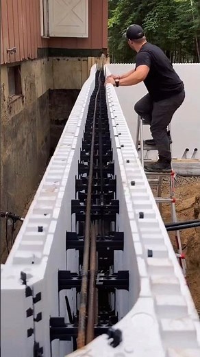 This is how you build a Styrofoam house!