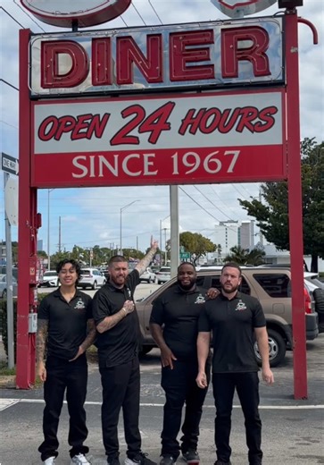 Bad Staff! Episode 1 (Lester’s Diner Pt. 1) 😂🔥 @Kitchen 🏕️ @5k.papiii🍯 @Rook 🤡