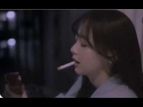 【森香澄】タバコくゆらしＸ騒然「不慣れな感じかわいい」「一本もらいたい」動画内に喫煙役で登場
