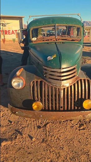 1941 Suburban on Route 66 at the Road Runner Retreat