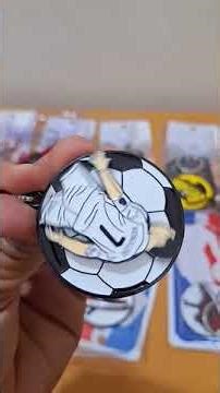 ⚽ Ronaldo 7 360° Rotating Metal Keychain | Premium CR7 Collectible!