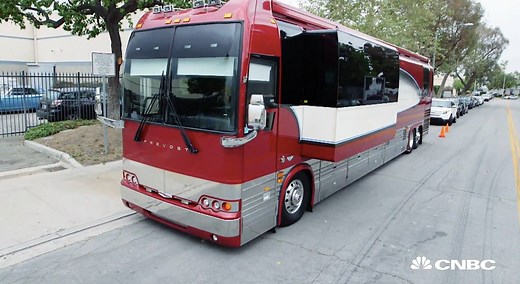Country music star Brad Paisley gives Jay Leno a peek inside his $1.74 million custom tour bus: http://cnb.cx/2fWhBIW | CNBC Make It