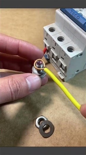Copper to aluminum wire butt joint method explained clearly #electricalwork #howto #DIYtips