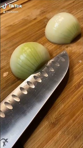 how to cut an ognon